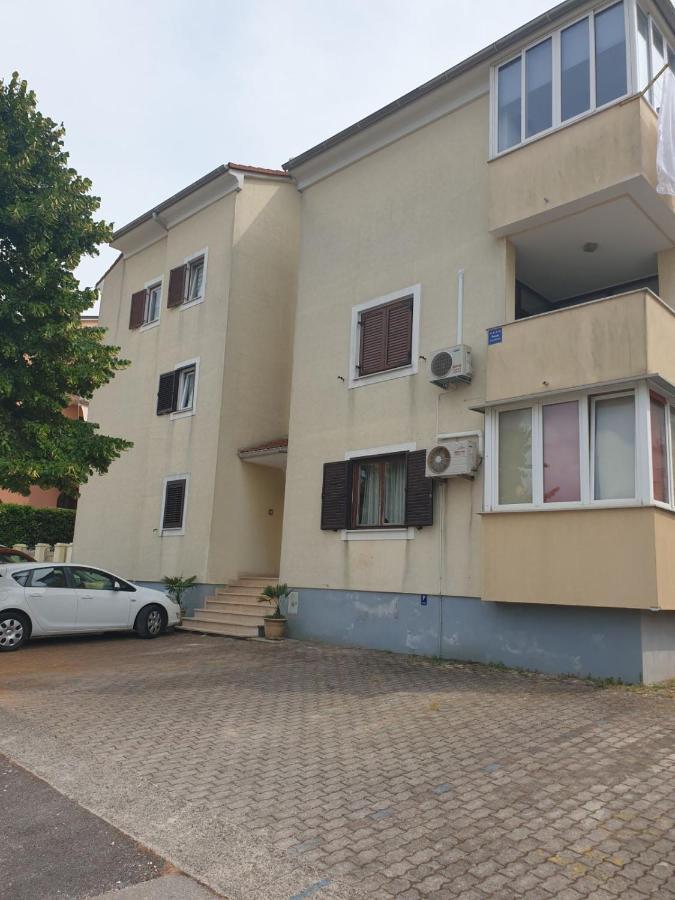 Apartment Lara Rovinj Bagian luar foto