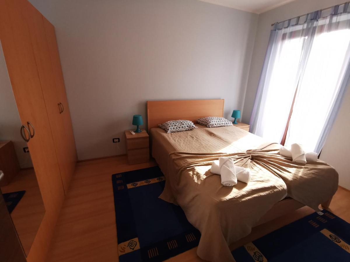 Apartment Lara Rovinj Bagian luar foto