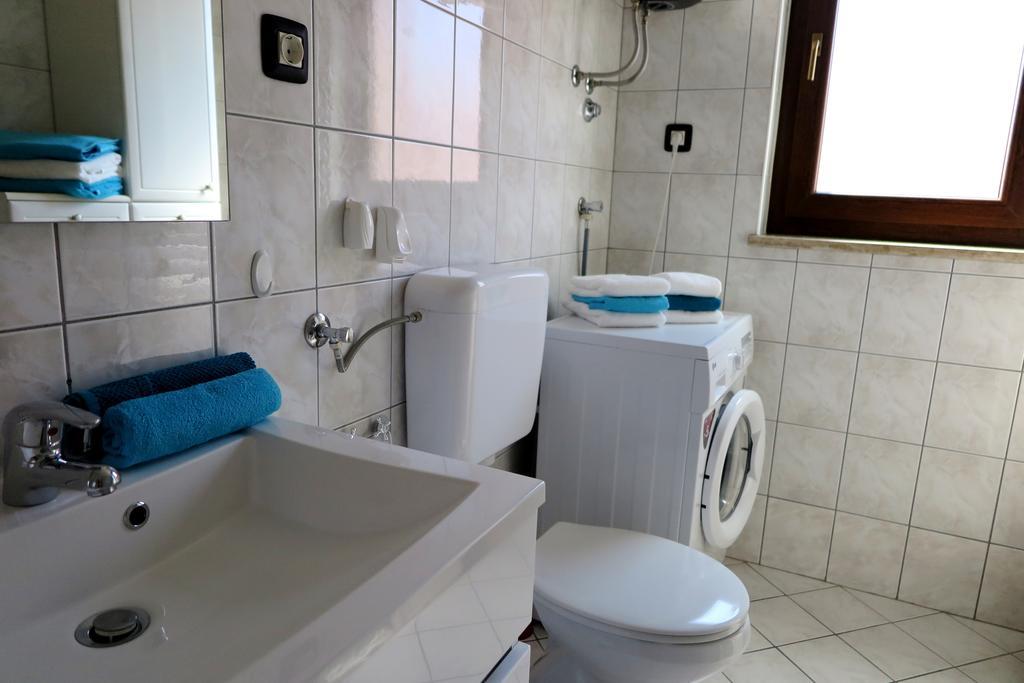 Apartment Lara Rovinj Bagian luar foto